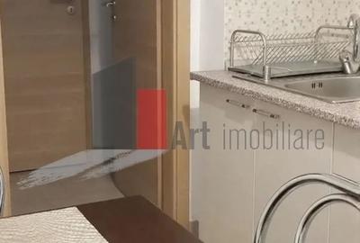 Apartament cu 3 camere semidecomandat, mobilat în Bucureștii Noi