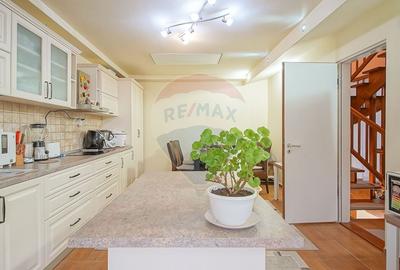 Casă cu 5 camere cu Teren 800 Mp în Cheile Râșnoavei - 11