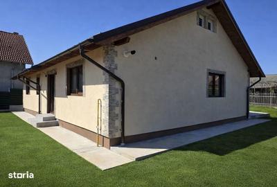 Casă cu 4 camere cu Teren 120 Mp în Central - 2