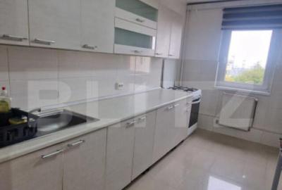 Apartament cu 3 camere decomandate, 68 mp, bloc renovat si i - 10