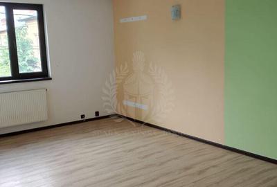 Casă cu 10 camere cu Teren 350 Mp în Central - 5