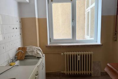 Apartament cu 3 camere decomandat în Calea București - 3