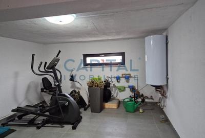 Casa ultrafinisata, garaj, panouri fotovoltaice - 19