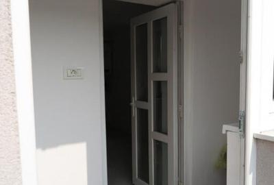 Casa - Vladimirescu, pe soseaua principala - 11