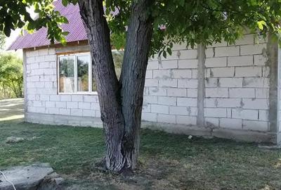 Casă cu 3 camere în 1 Decembrie - 1