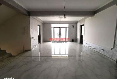 Casă cu 8 camere cu Teren 250 Mp în Titan - 11