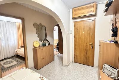 Apartament cu 4 camere decomandat în Central - 1
