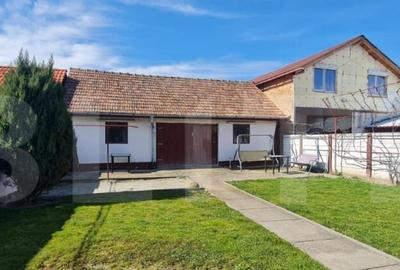 Casă cu 4 camere cu Teren 554 Mp în Central