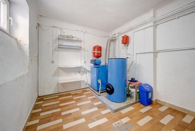 Vila cu arhitectura distincta, 7 camere, renovata, intr-o locatie exclusivista - 48