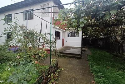 Casă cu 4 camere în Săvinești - 8