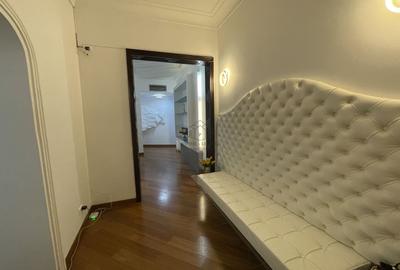 Birou, de 160 mp, în Calea Victoriei