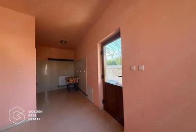 Casă cu 6 camere cu Teren 100 Mp în Central - 2