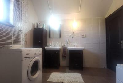 Casa individuala - 250 mp anexa - 10 ari teren - Scheia - 16