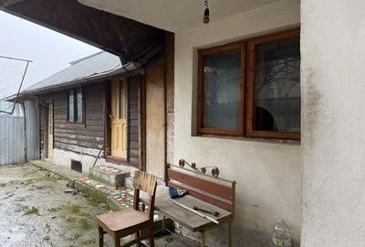 Casă cu 4 camere în Comișani - 4