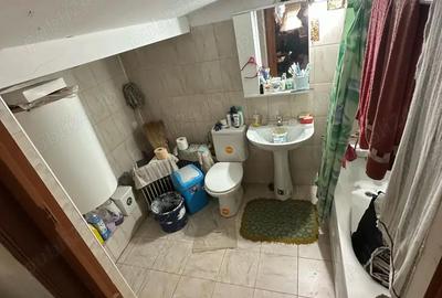 Casă cu 5 camere cu Teren 1400 Mp în Central - 1