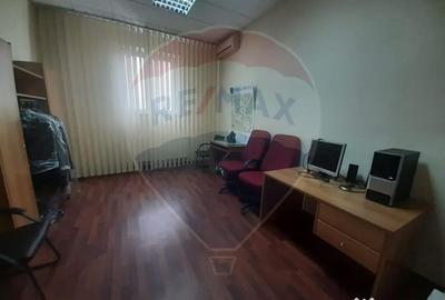 Spațiu comercial, de 210 mp, în Central - 5