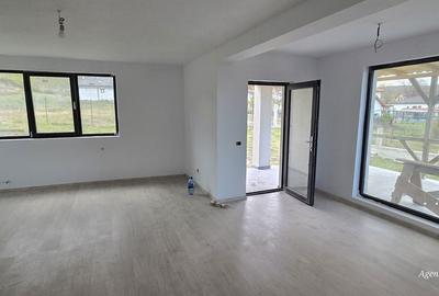 Casă cu 5 camere cu Teren 1000 Mp în Mihai Eminescu - 13