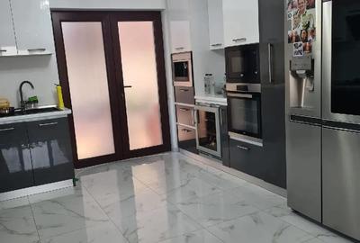 Casă cu Teren 450 Mp în Central