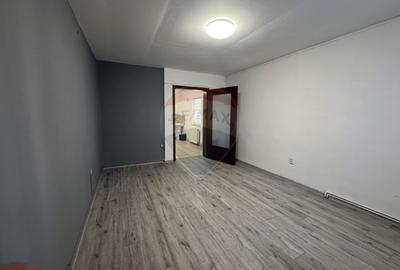 Spațiu comercial, de 30 mp, în 13 Decembrie - 1