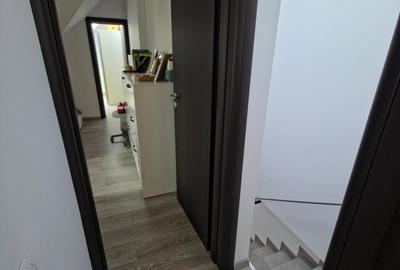 Apartament cu 3 camere, mobilat în Central - 1