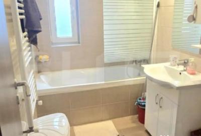 Apartament cu 3 camere semidecomandat în Giroc