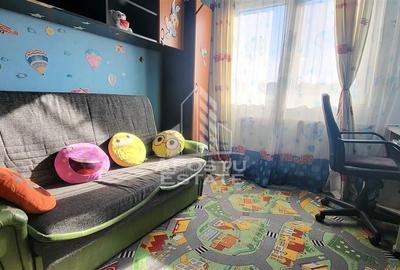 Apartament cu 3 camere, etaj intermediar, zona Dacia - 4
