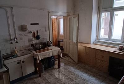 Apartament ultracentral  de 100m2 de vânzare - 1