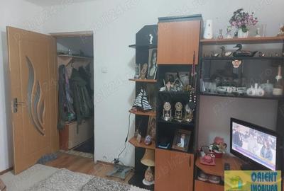 Apartament cu 2 camere semidecomandat în Km 4-5 - 2