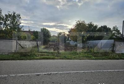 Teren de 3000 mp, în Debarcader