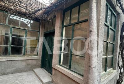 Casă cu 3 camere cu Canalizare în Trei Stejari - 3