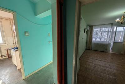 Corni?a etaj intermediar - 2 camere - Decomandat - 6