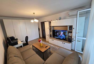 Apartament cu 2 camere decomandat în Titan