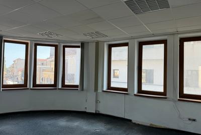 Oferim spre chirie Cladire de birouri - 16
