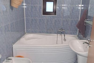 Apartament cu 3 camere decomandat în Central - 1