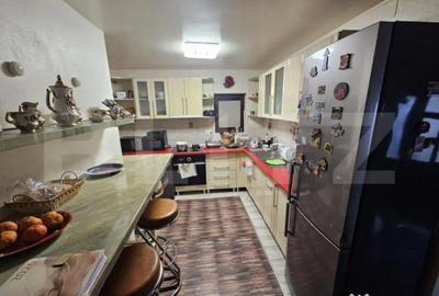 Casă cu 5 camere cu Teren 4381 Mp în Central - 1