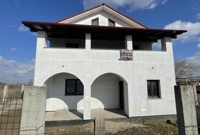 Vila noua 90% finalizata, zona rezidentiala Laguna Focsani! - 2