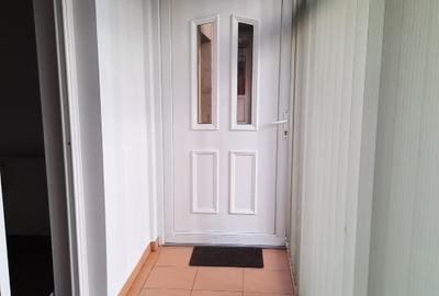 Proprietar,vand spațiu birou/cabinet medical central, (Str. Moldovei 17), 73mp - 2