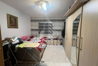 Jumatate de duplex  cu 4 camere si 2 bai, decomandat situat in Utvin - 4