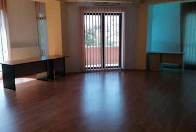 Bd. Mamaia, spatiu 70 mp., cladire de birouri - 3