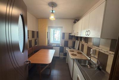 Apartament cu 2 camere decomandat în Craiovița Nouă - 1