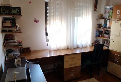 Apartament cu 3 camere în Central - 1