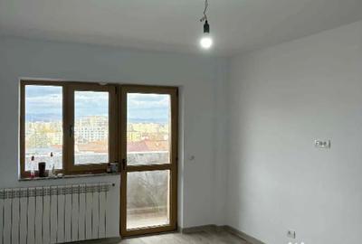 Apartament cu 3 camere decomandat în Calea București - 10