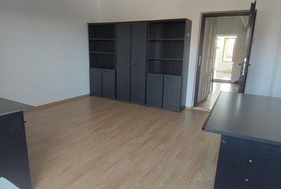 Spațiu comercial, de 319 mp, în Central - 12