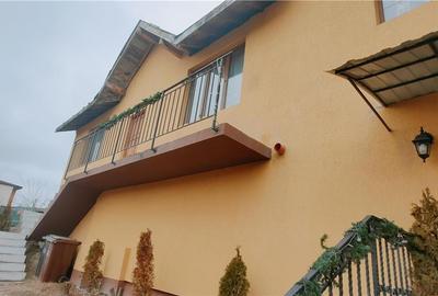 Duplex cu 3 camere cu Canalizare în Bucium - 1