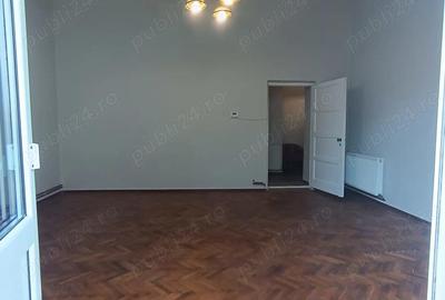 Spațiu comercial, de 62 mp, în P-ța Unirii - 1