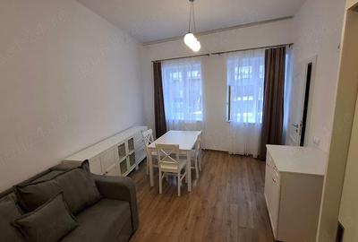 Garsonieră decomandată în Central