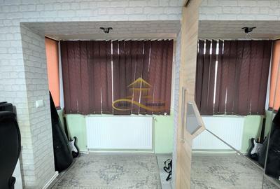 Apartament cu 3 camere decomandat în 9 Mai - 24