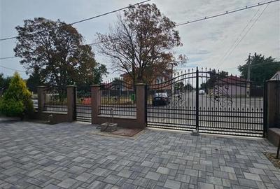 VILA DE VANZARE BACAU  P+E+M (de locuit si birou , clinica, notarriat, medic de - 4