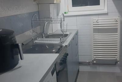 Inchiriez apartament 3 camere zona cetate - 2