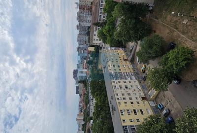 Apartament cu 3 camere decomandat în Cetății - 2